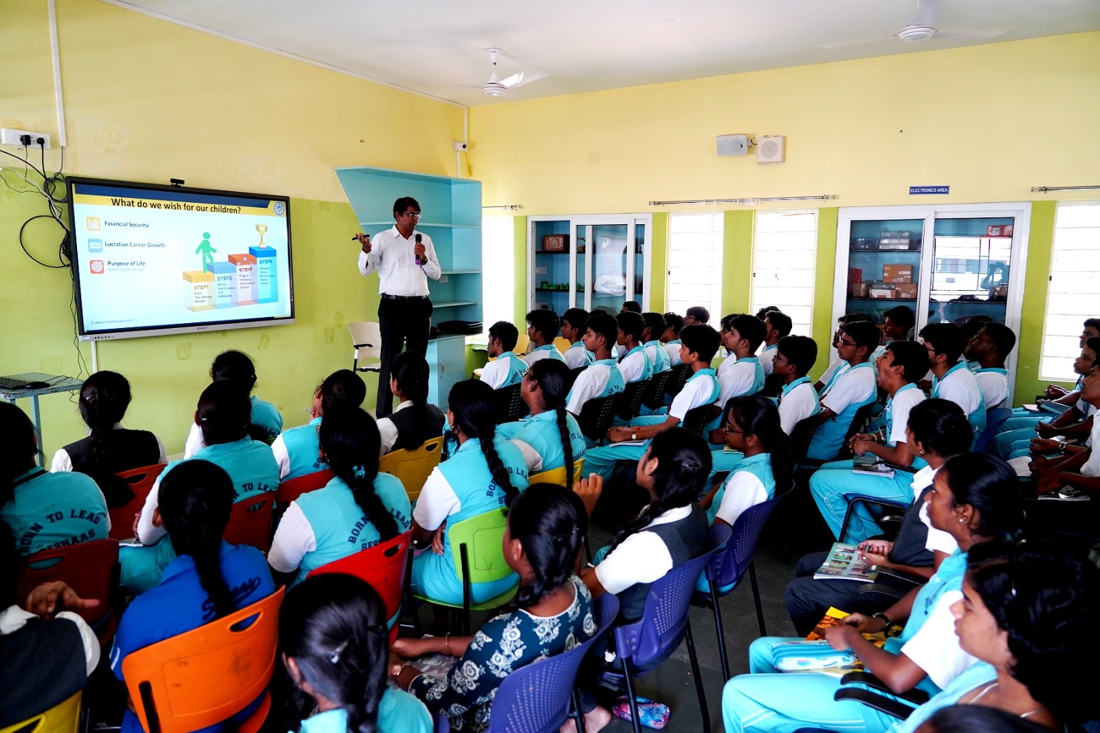 Seshaas School