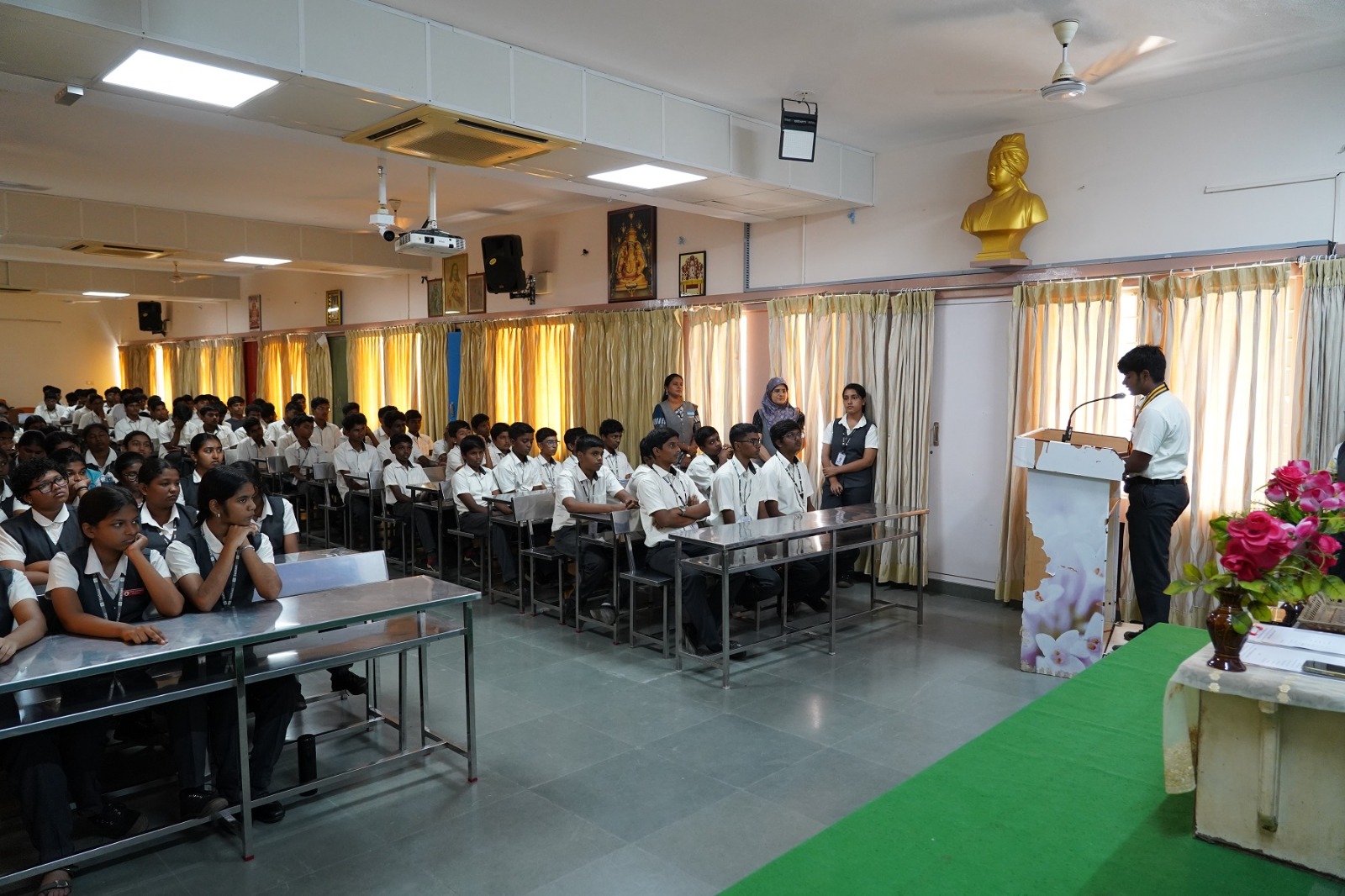Seshaas School