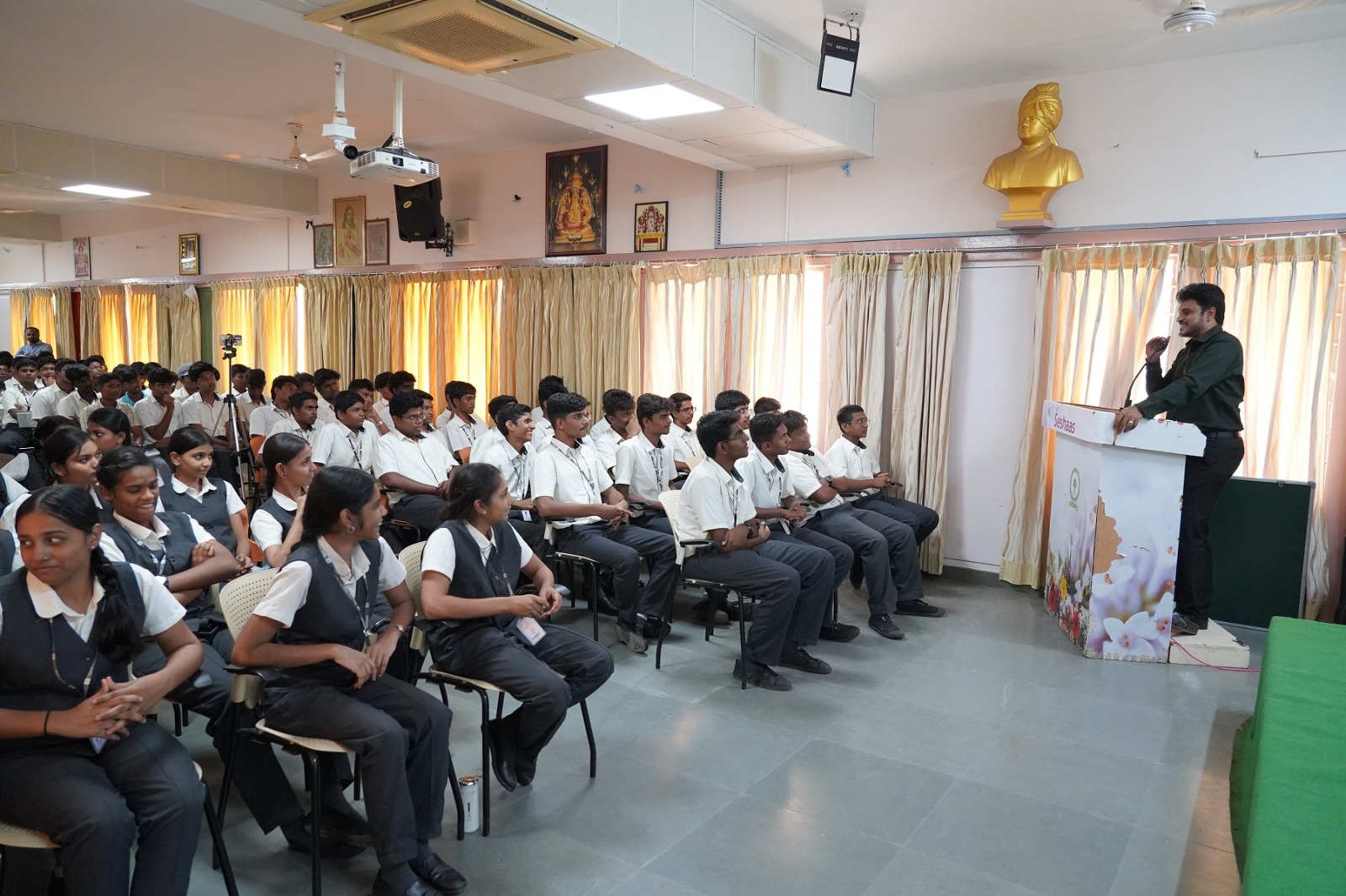 Seshaas School