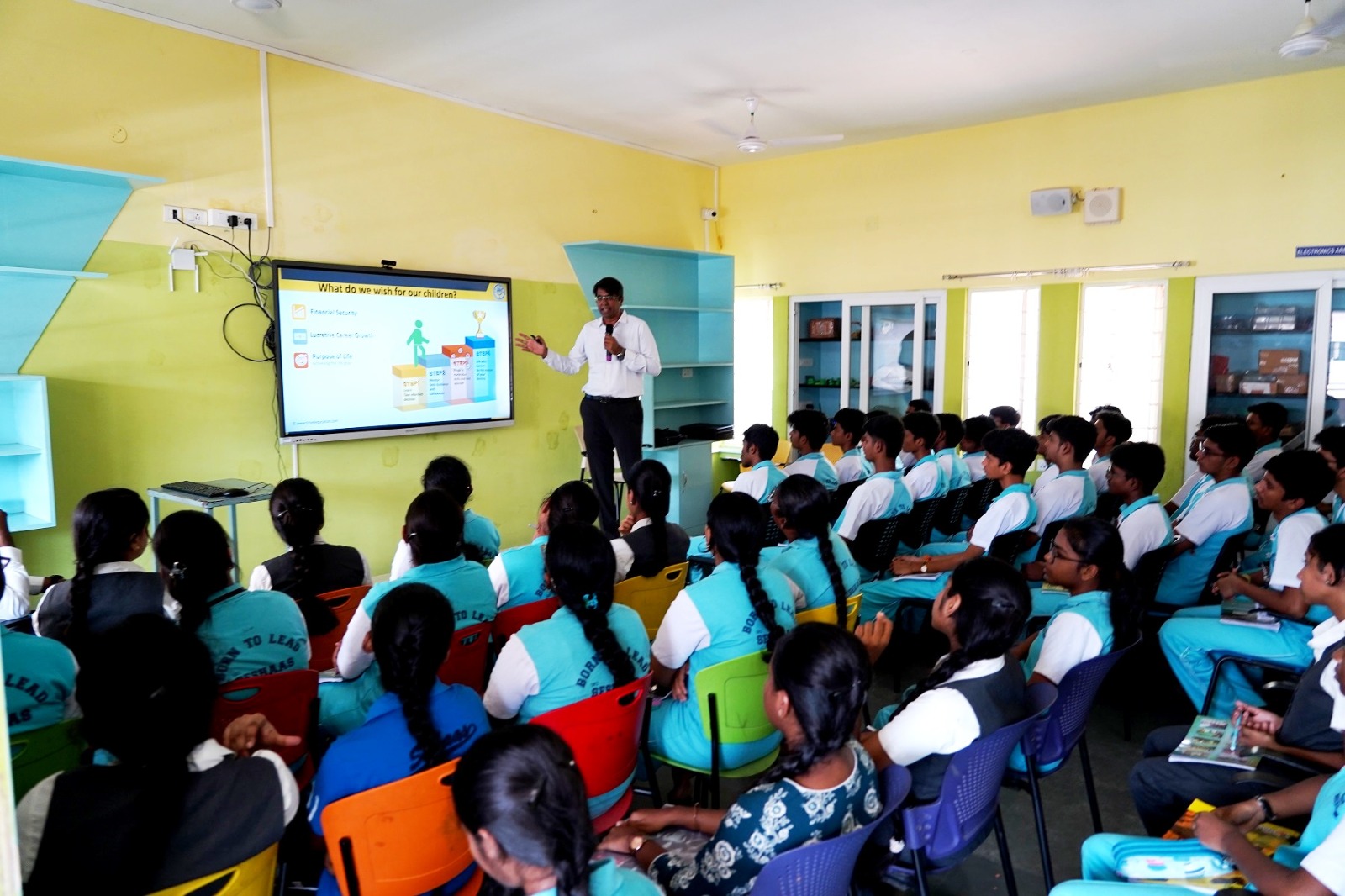 Seshaas School